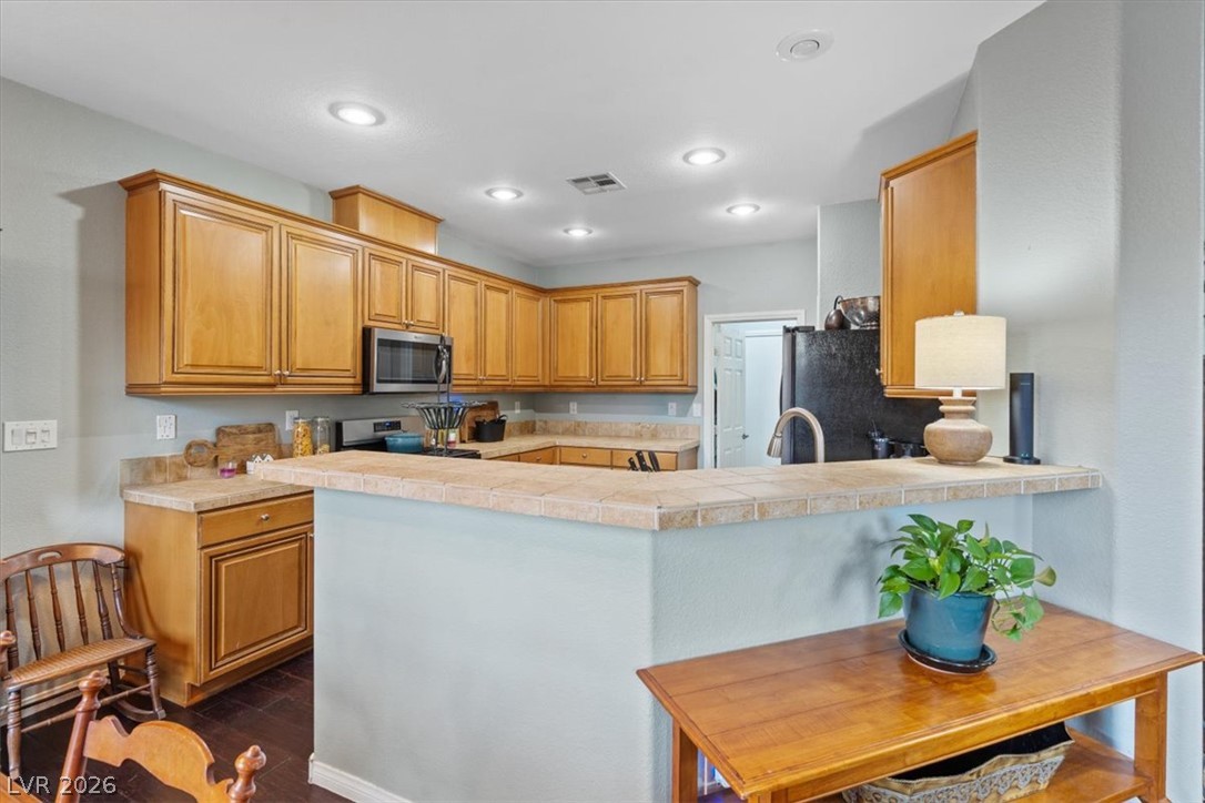 Photo 9 of 29, 9116 Alpine Grove Avenue #103