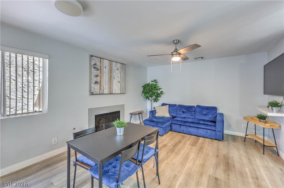 Photo 14 of 27, 5045 Spencer Street #B