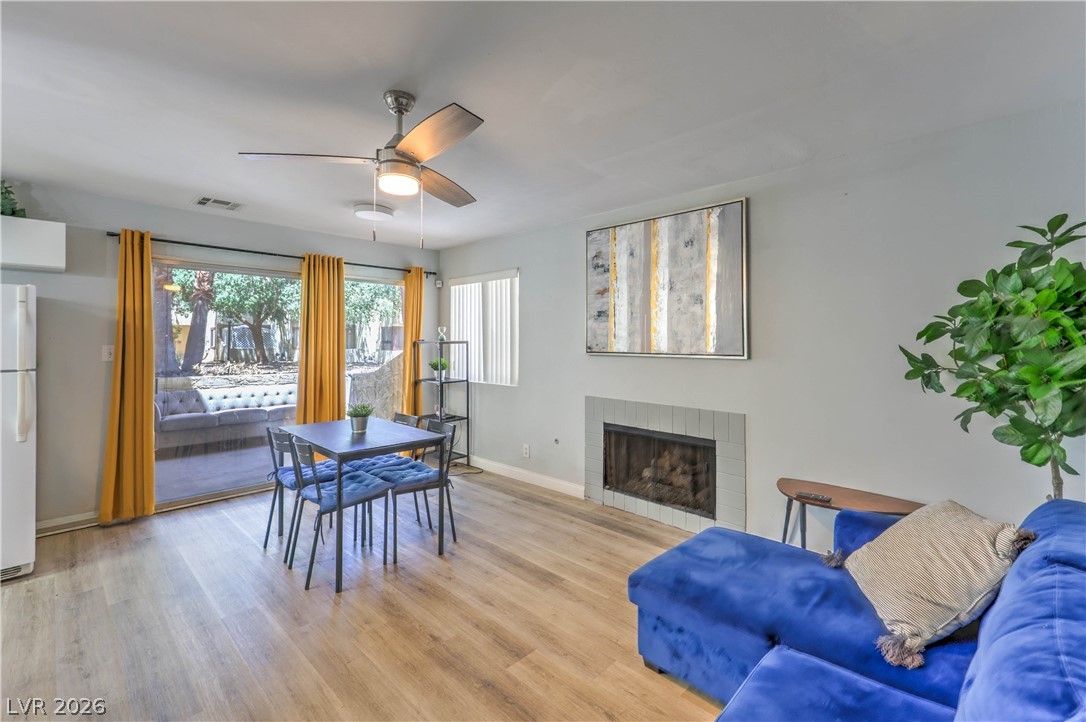 Photo 15 of 27, 5045 Spencer Street #B