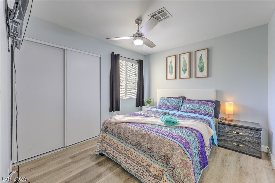Photo 19 of 27, 5045 Spencer Street #B