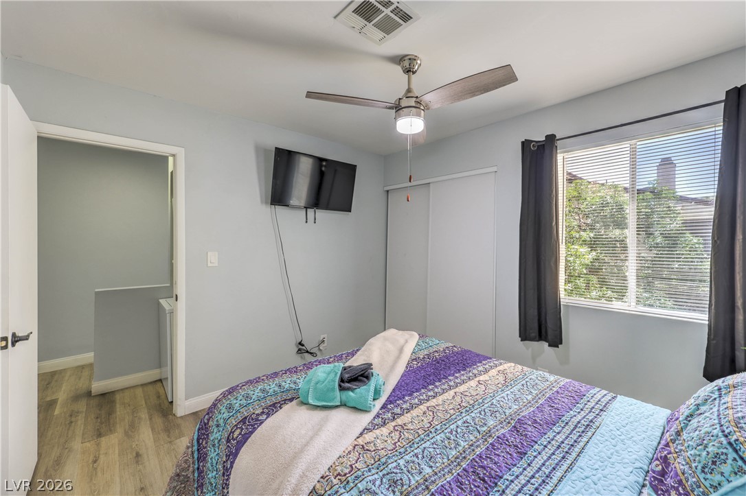 Photo 20 of 27, 5045 Spencer Street #B