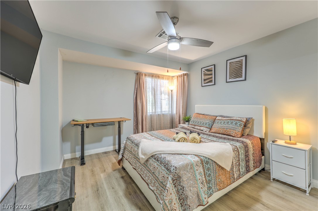 Photo 22 of 27, 5045 Spencer Street #B