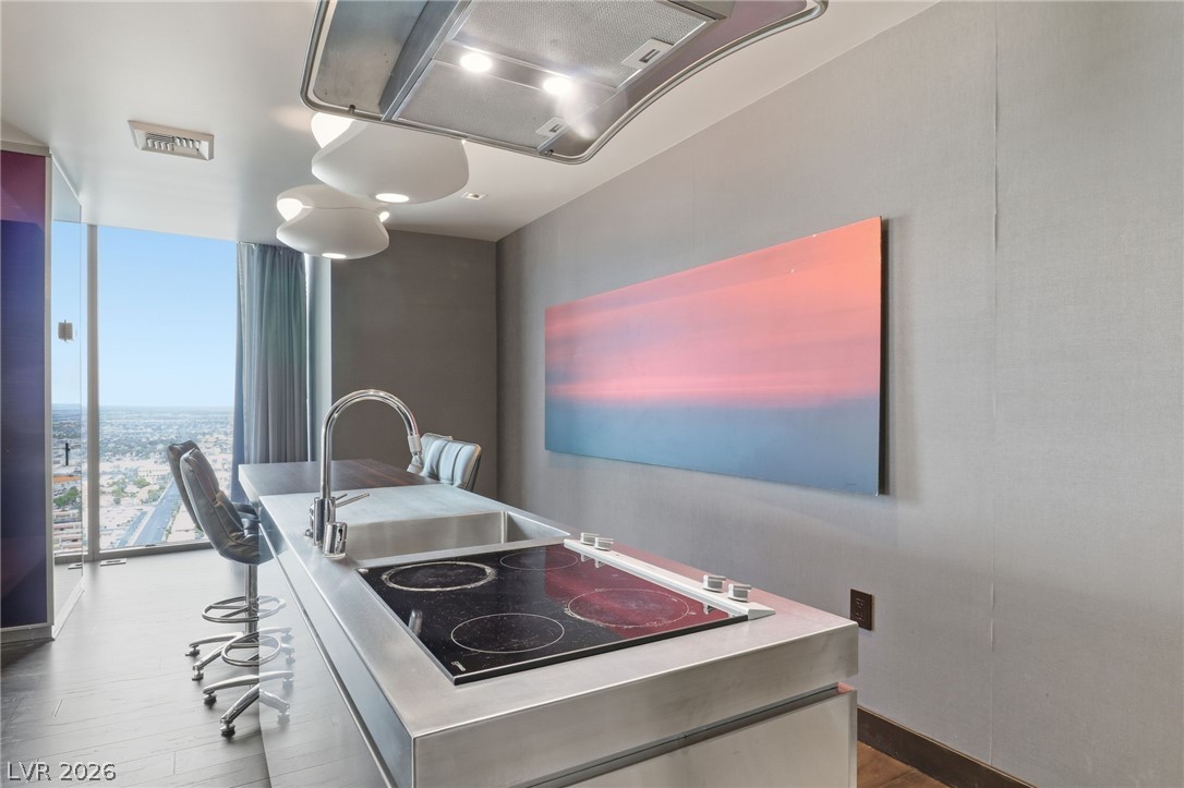 Photo 10 of 28, 4381 W Flamingo Road #51301
