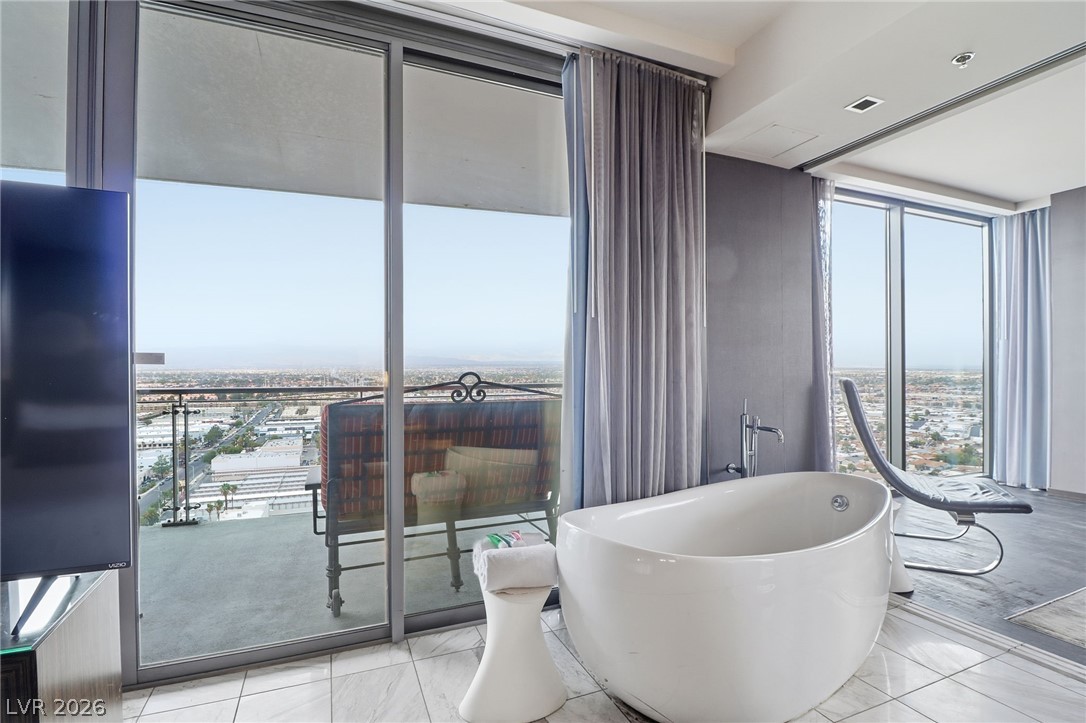 Photo 19 of 28, 4381 W Flamingo Road #51301