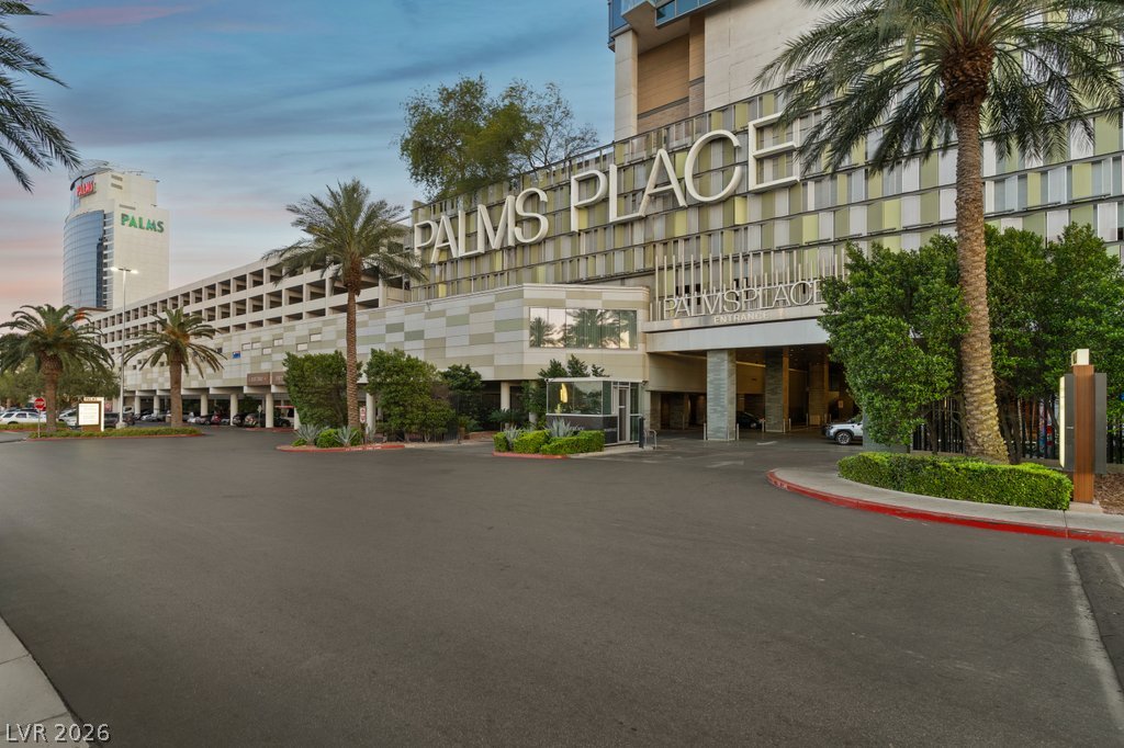 Photo 3 of 4381 W Flamingo Road #51301