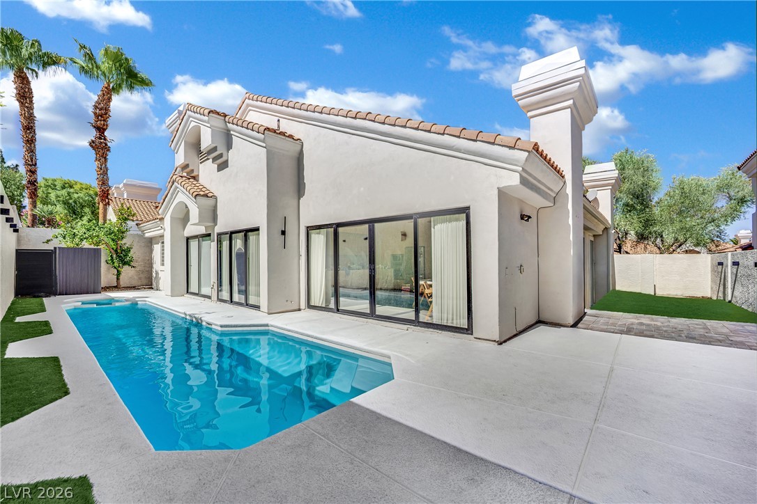 Photo 4 of 8121 Sunset Cove Drive