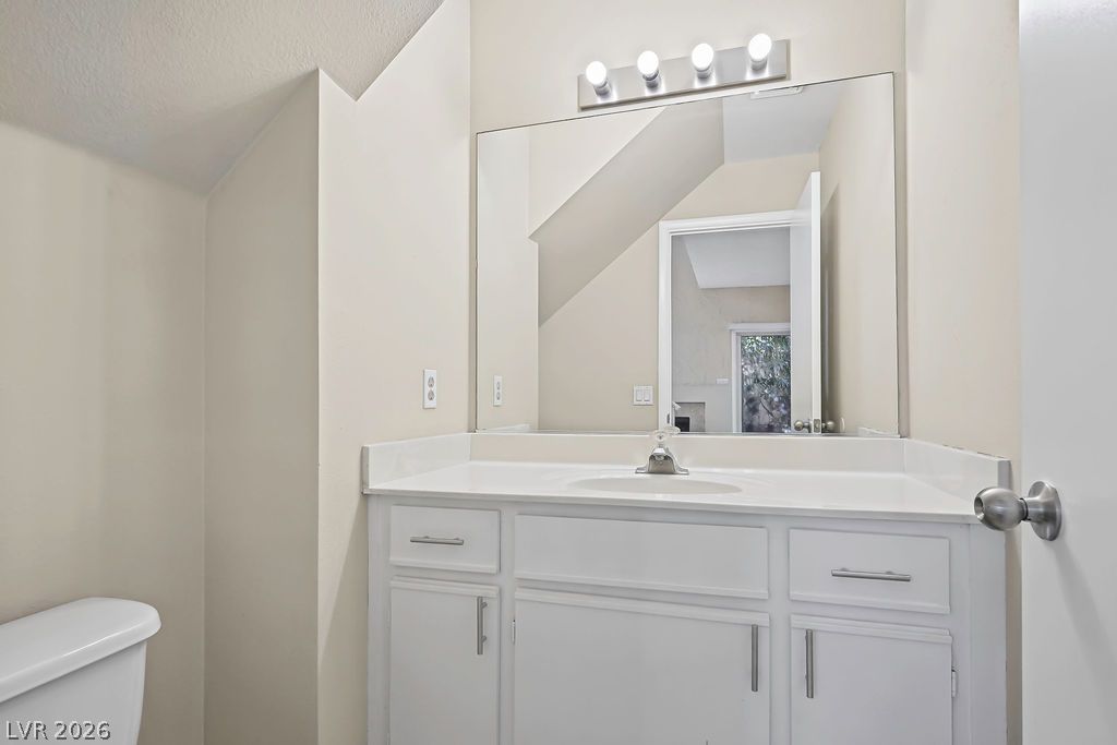 Photo 14 of 32, 1716 Comstock Drive