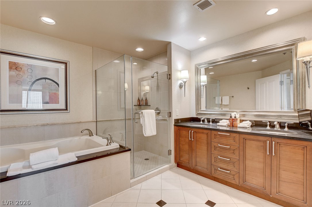 Photo 22 of 43, 145 E Harmon Avenue #1419