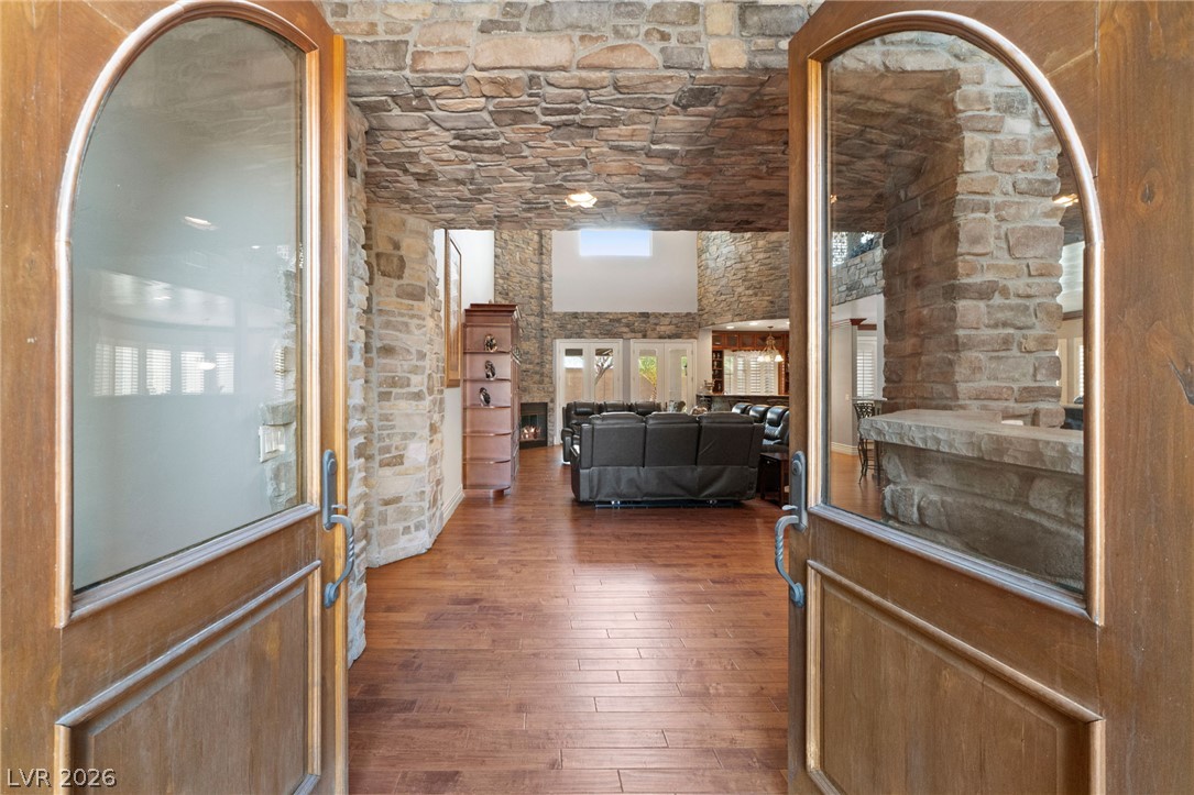 Photo 5 of 206 E Levi Avenue