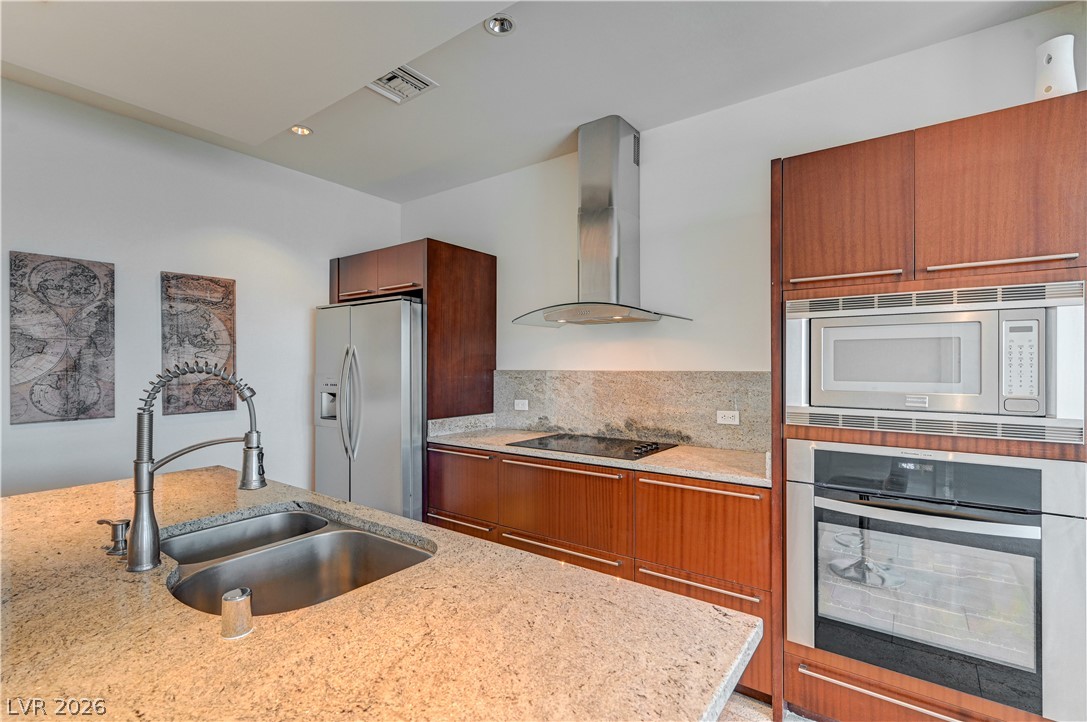 Photo 19 of 43, 4471 Dean Martin Drive #1104
