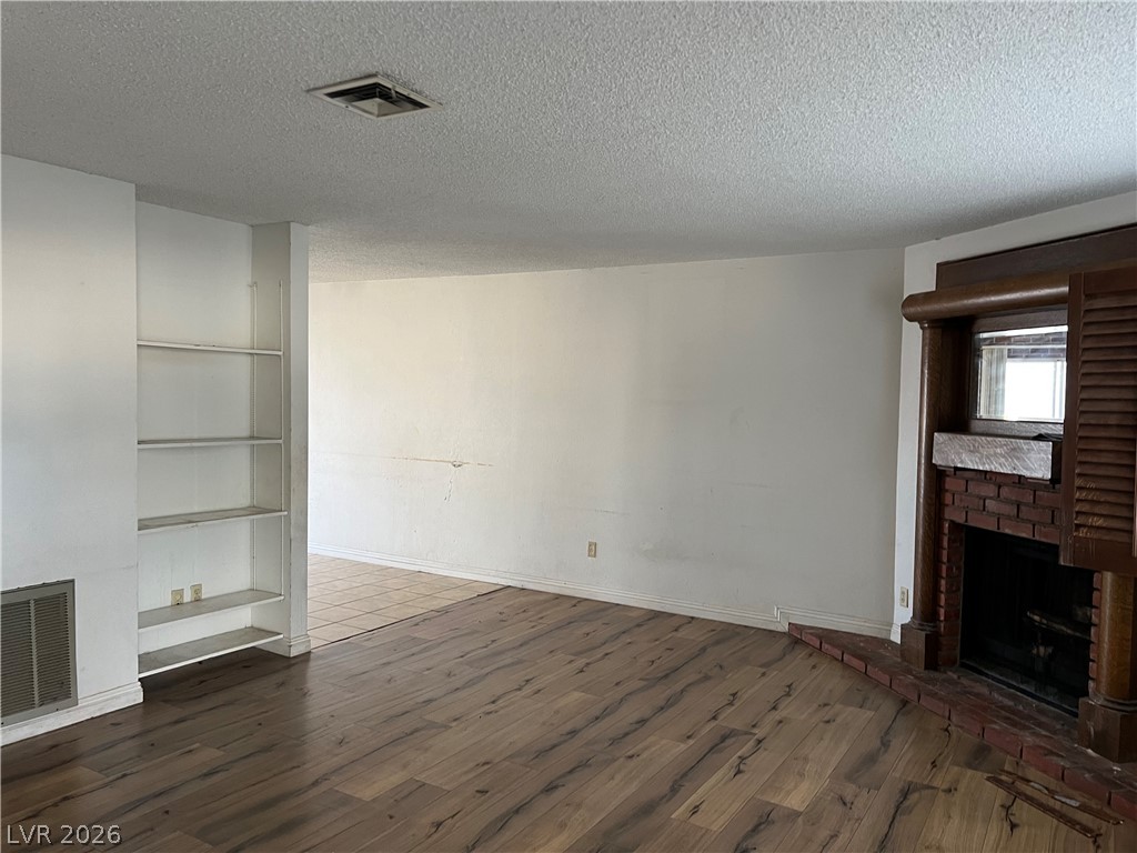 Photo 7 of 31, 3116 S Pecos Road