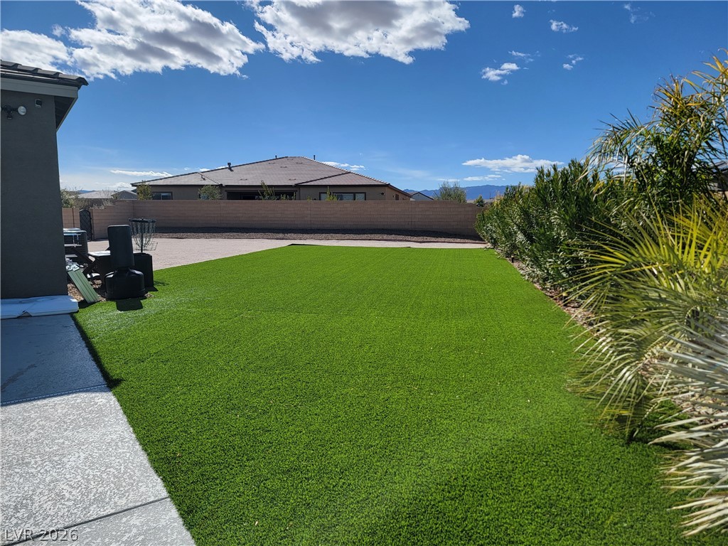 Photo 4 of 8740 S Pioneer Way