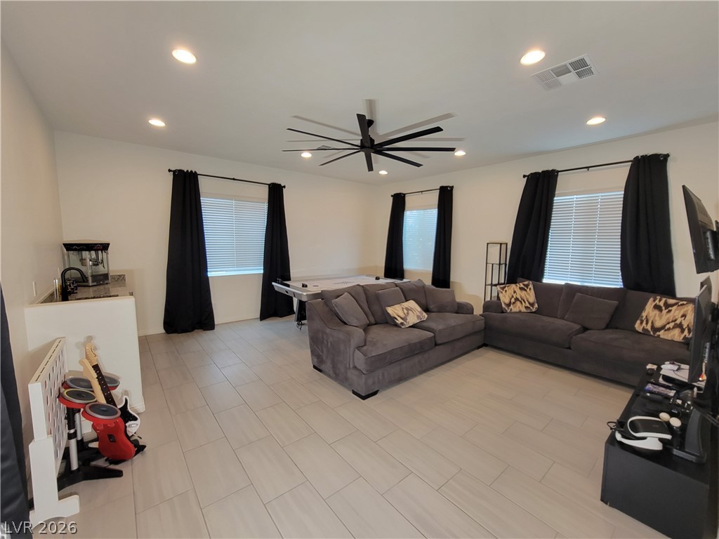 Photo 11 of 36, 8740 S Pioneer Way