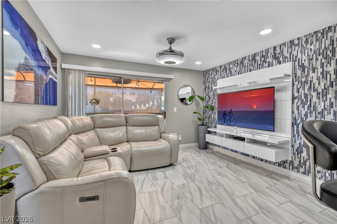 Photo 8 of 27, 3078 Tarpon Drive #203