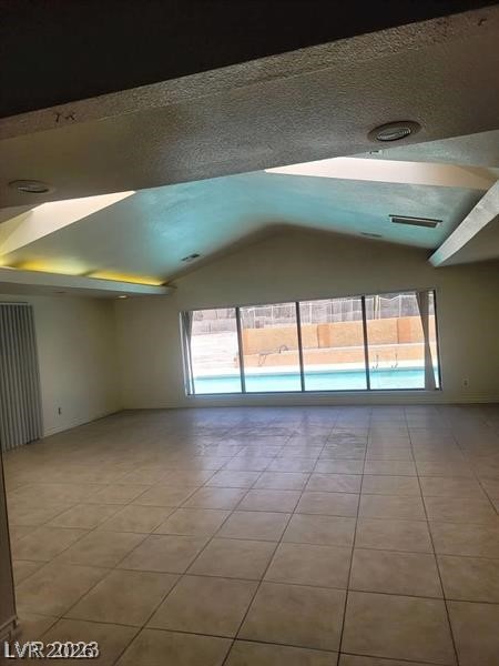 Photo 4 of 3480 E Hacienda Avenue