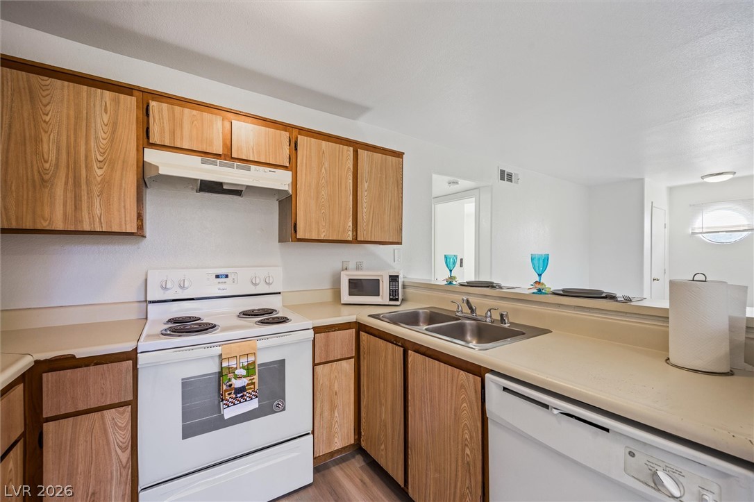 Photo 12 of 33, 2980 Juniper Hills Boulevard #103