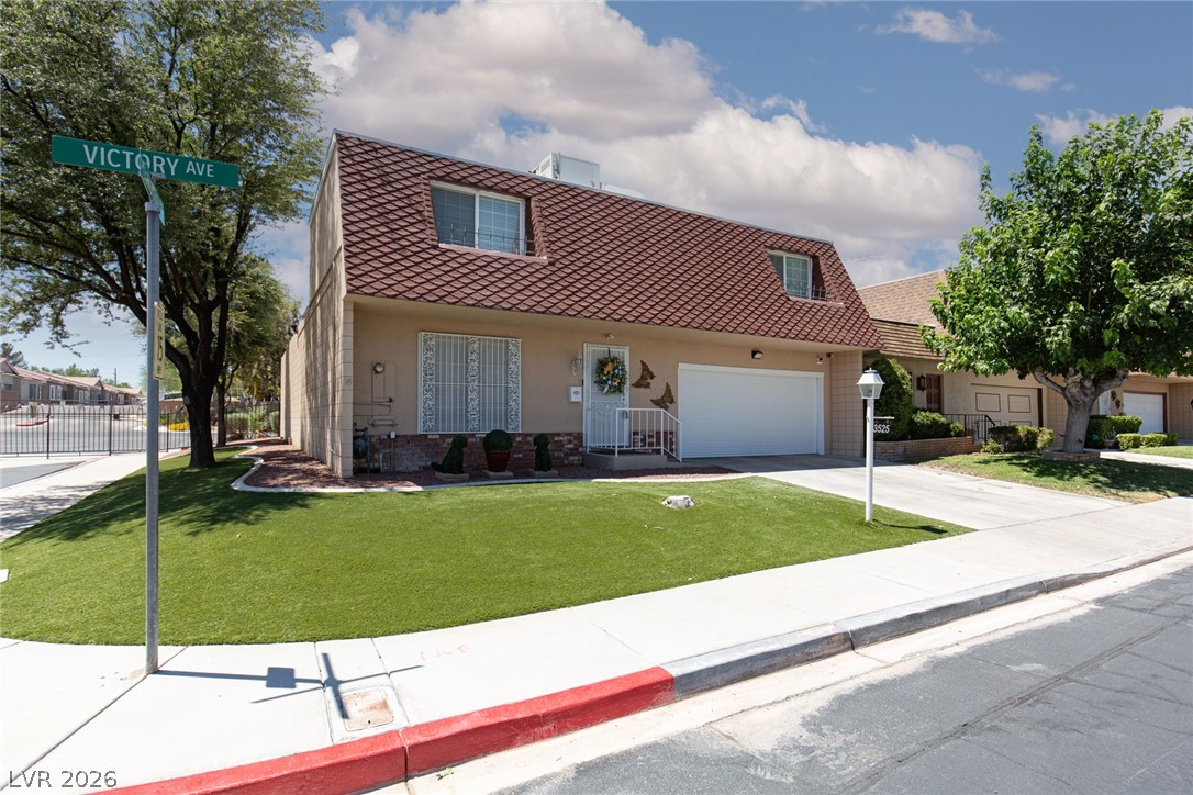 3525 Victory Avenue, Las Vegas 89121
