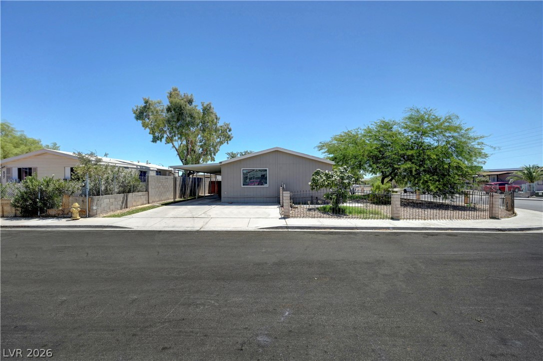 5997 Castlemont Avenue, Las Vegas 89156