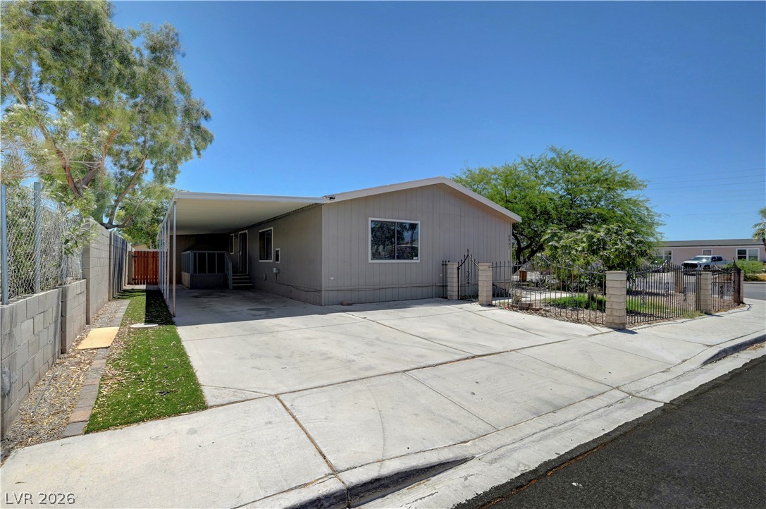 Photo 2 of 5997 Castlemont Avenue