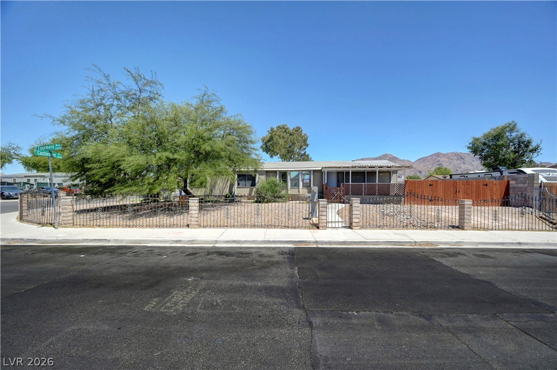 Photo 4 of 5997 Castlemont Avenue