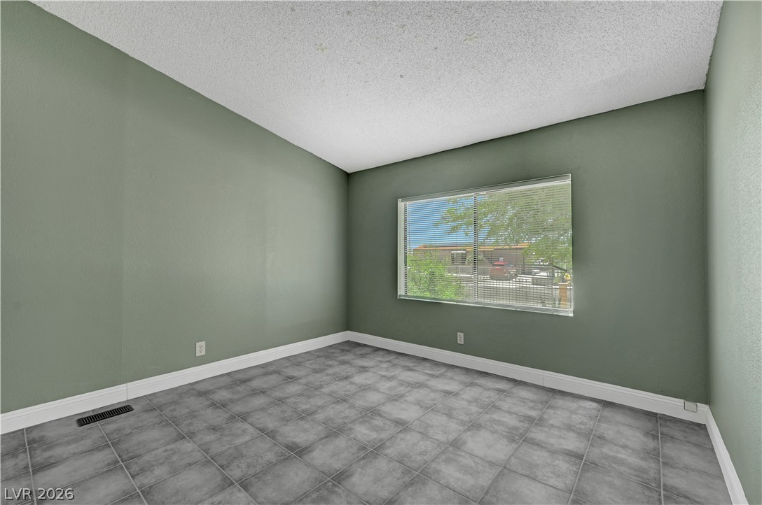 Photo 34 of 53, 5997 Castlemont Avenue