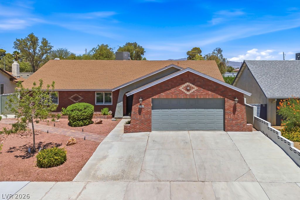 3700 Briarglen Lane, Las Vegas 89108
