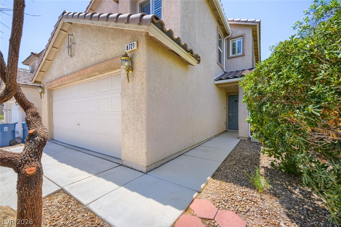 Photo 2 of 8721 Palomino Ranch Street