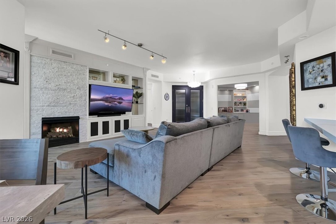 Photo 13 of 86, 9101 Alta Drive #204