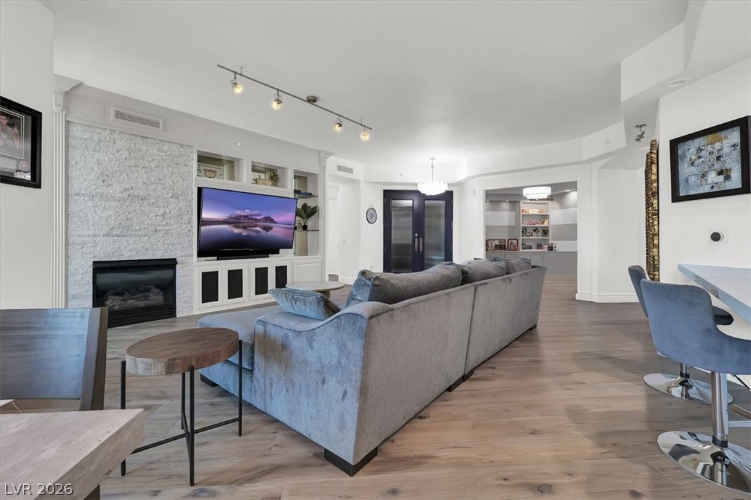 Photo 14 of 86, 9101 Alta Drive #204