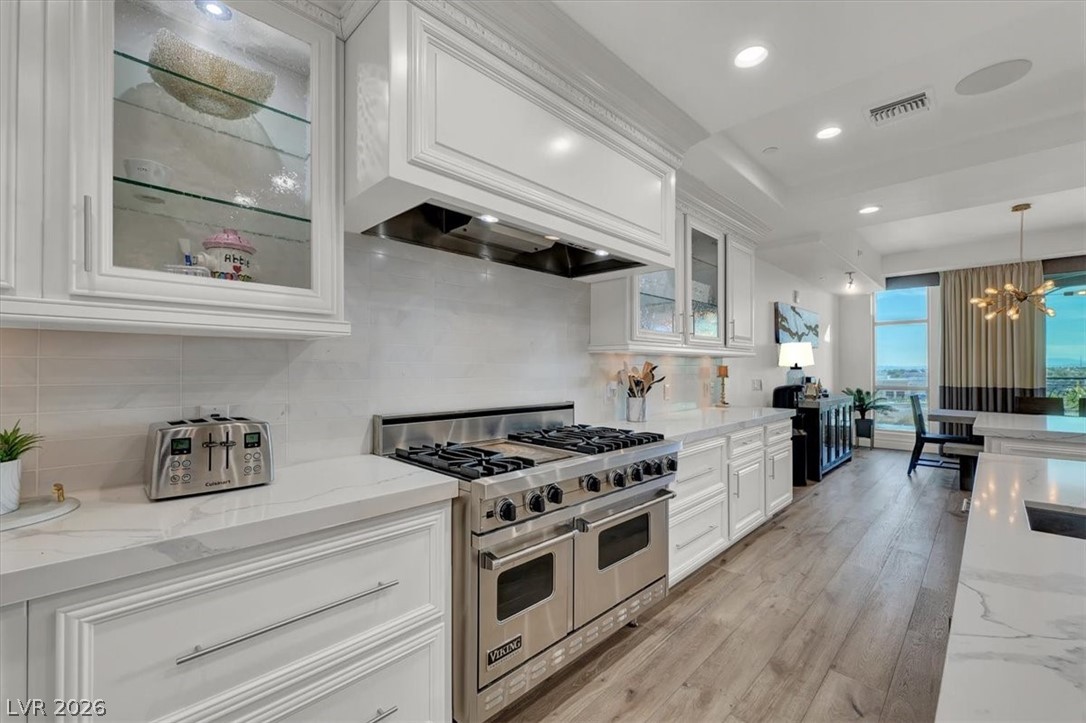 Photo 17 of 86, 9101 Alta Drive #204