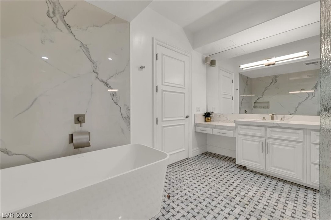 Photo 31 of 86, 9101 Alta Drive #204