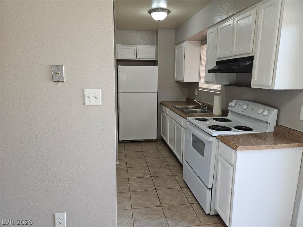 Photo 10 of 10, 4972 Larkspur Street