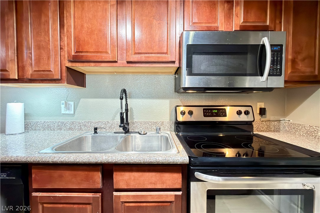 Photo 8 of 20, 2451 N Rainbow Boulevard #2143