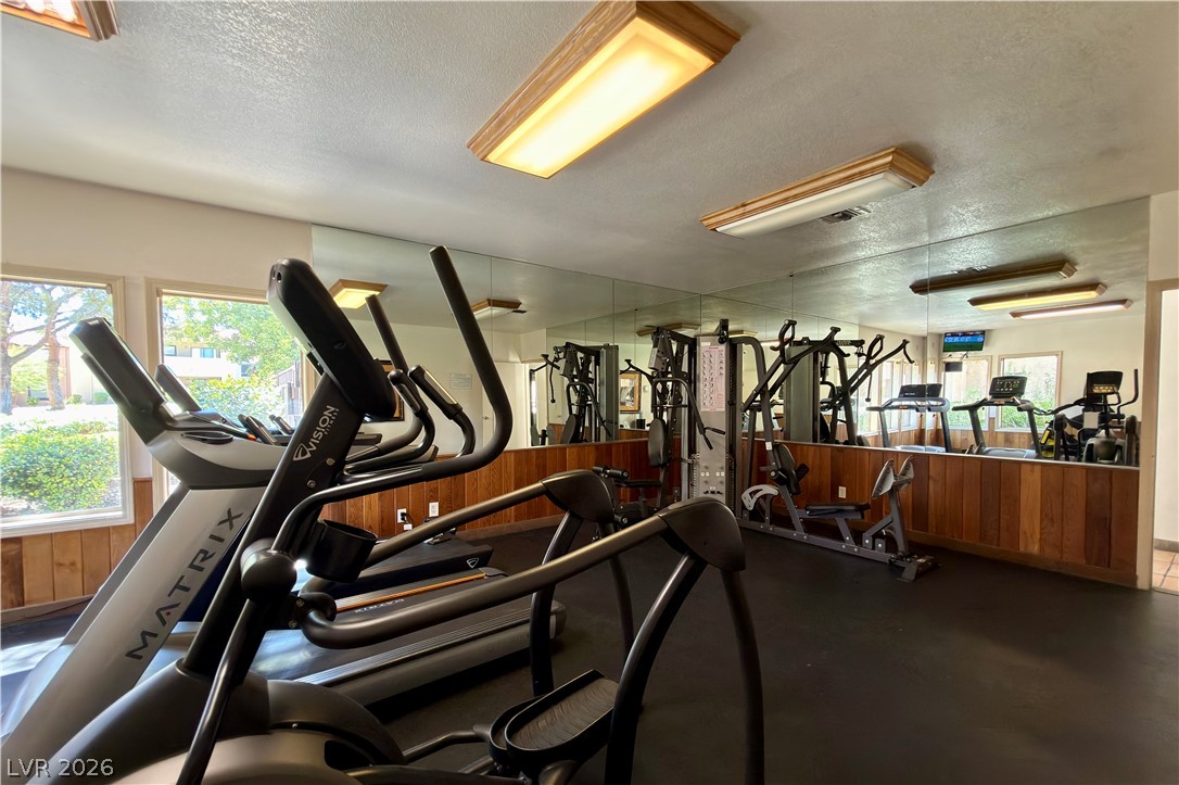 Photo 17 of 20, 2451 N Rainbow Boulevard #2143