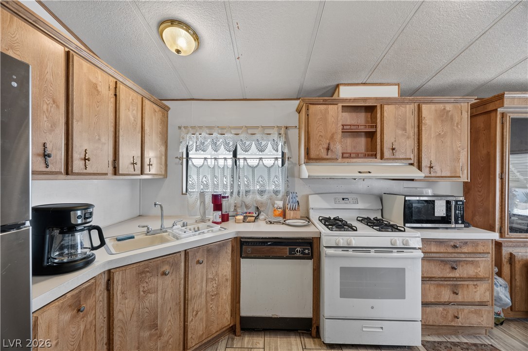 Photo 6 of 27, 3063 Comitan Lane