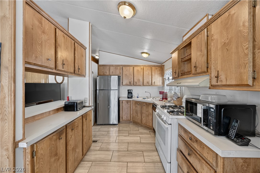 Photo 8 of 27, 3063 Comitan Lane