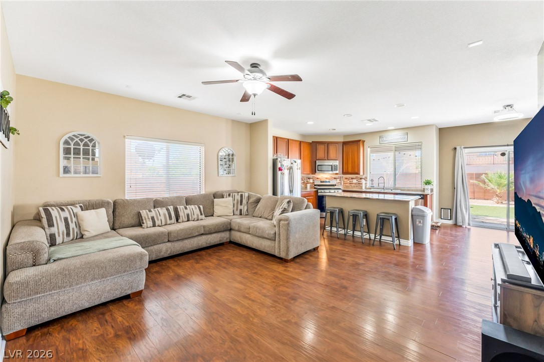 Photo 7 of 42, 309 Sierra Breeze Avenue