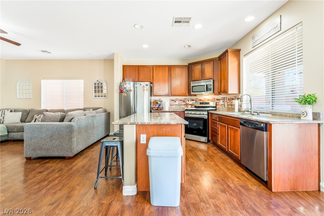 Photo 11 of 42, 309 Sierra Breeze Avenue