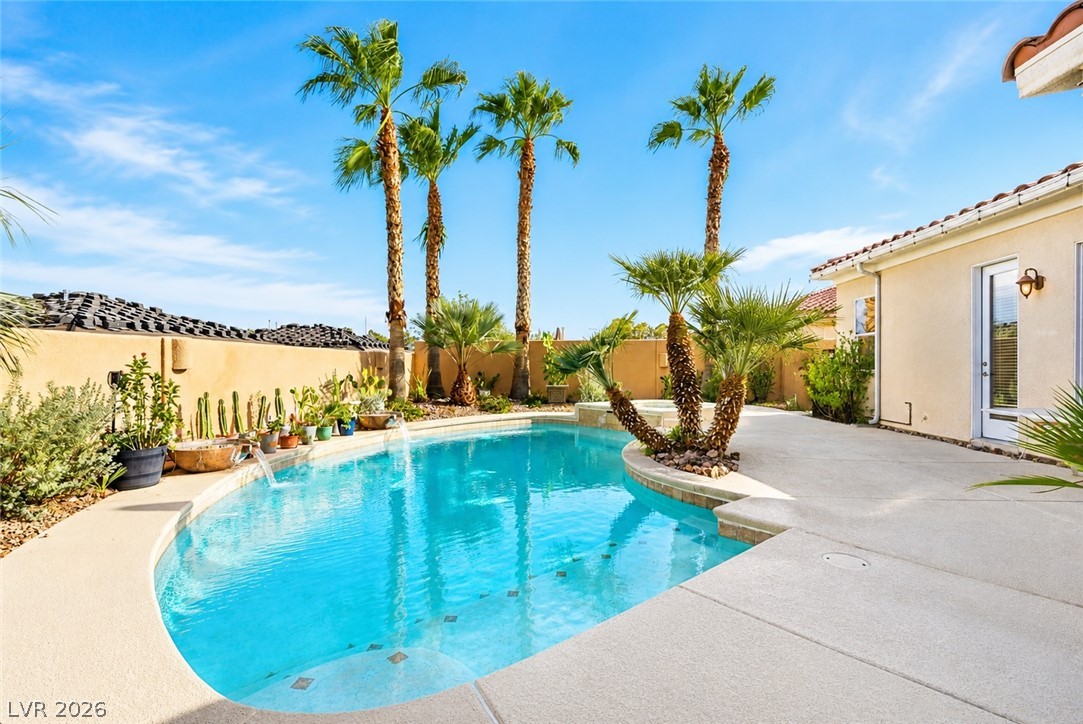 Photo 33 of 43, 5612 Lusitano Street