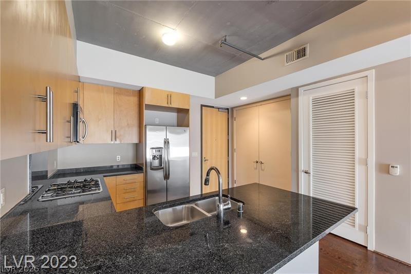 Photo 8 of 33, 353 E Bonneville Avenue #375