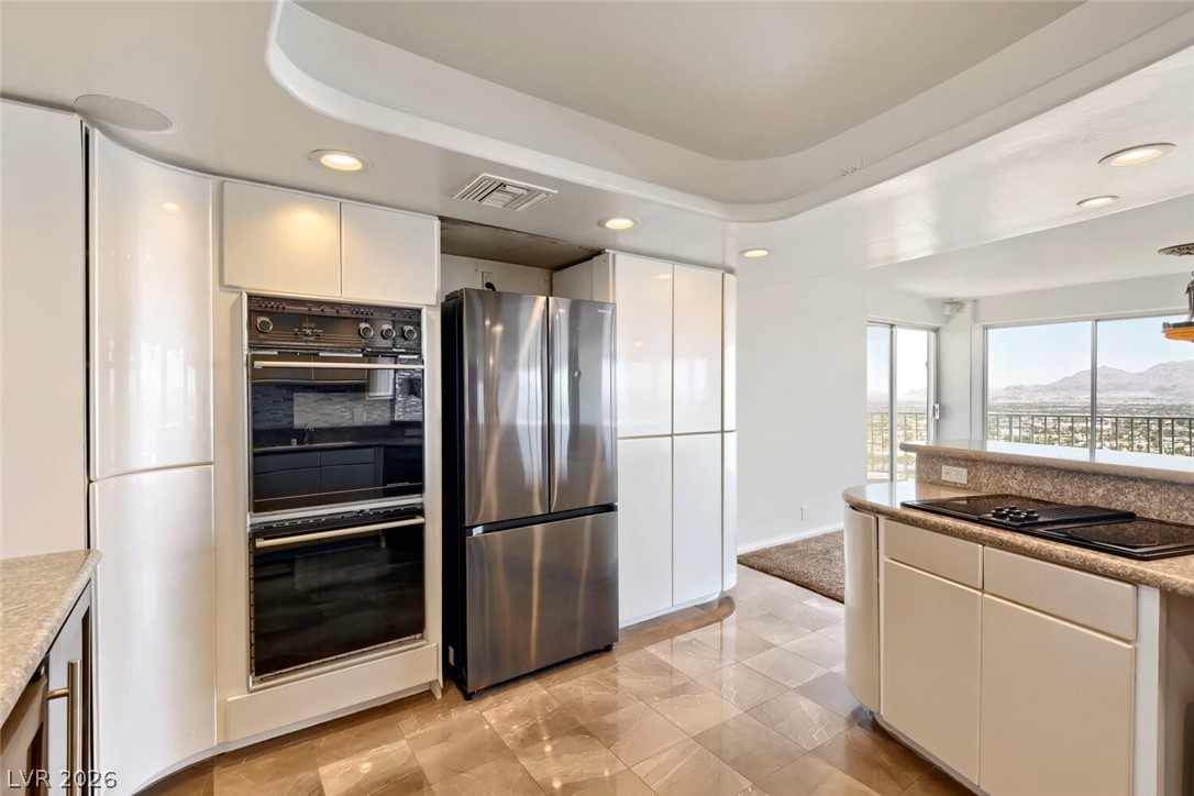 Photo 13 of 14, 3111 Bel Air Drive #25B