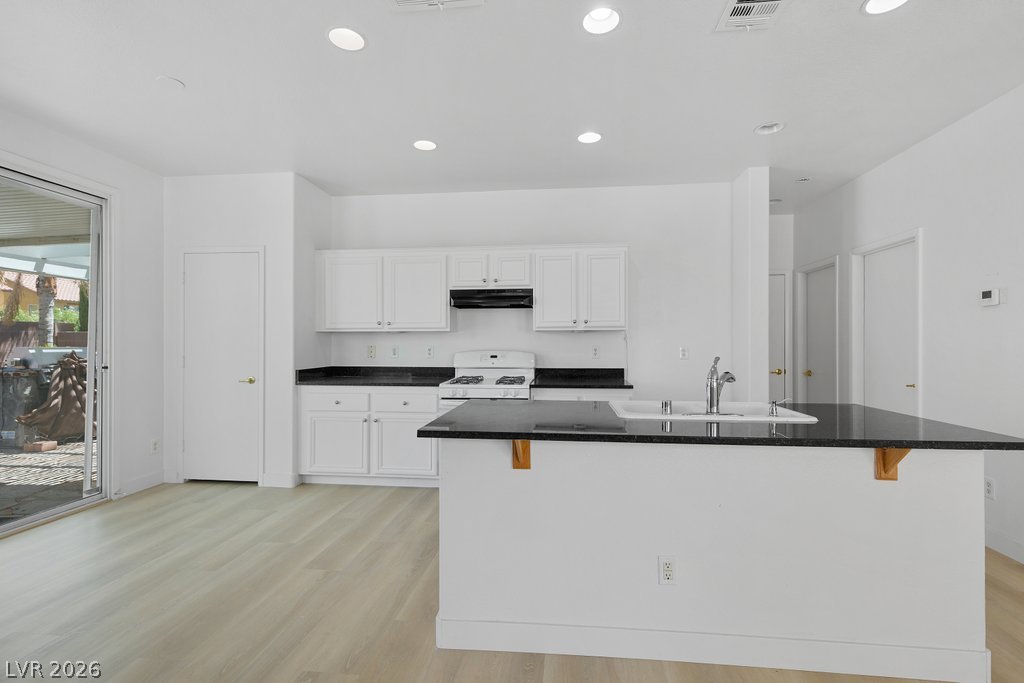 Photo 13 of 41, 9538 Creedmoor Court