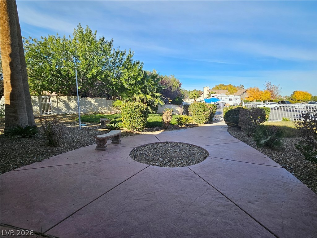Photo 4 of 209 Irvin Avenue