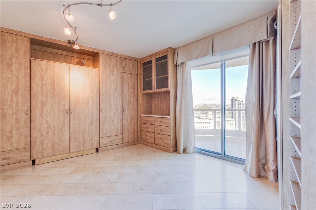 Photo 4 of 322 Karen Avenue #3601