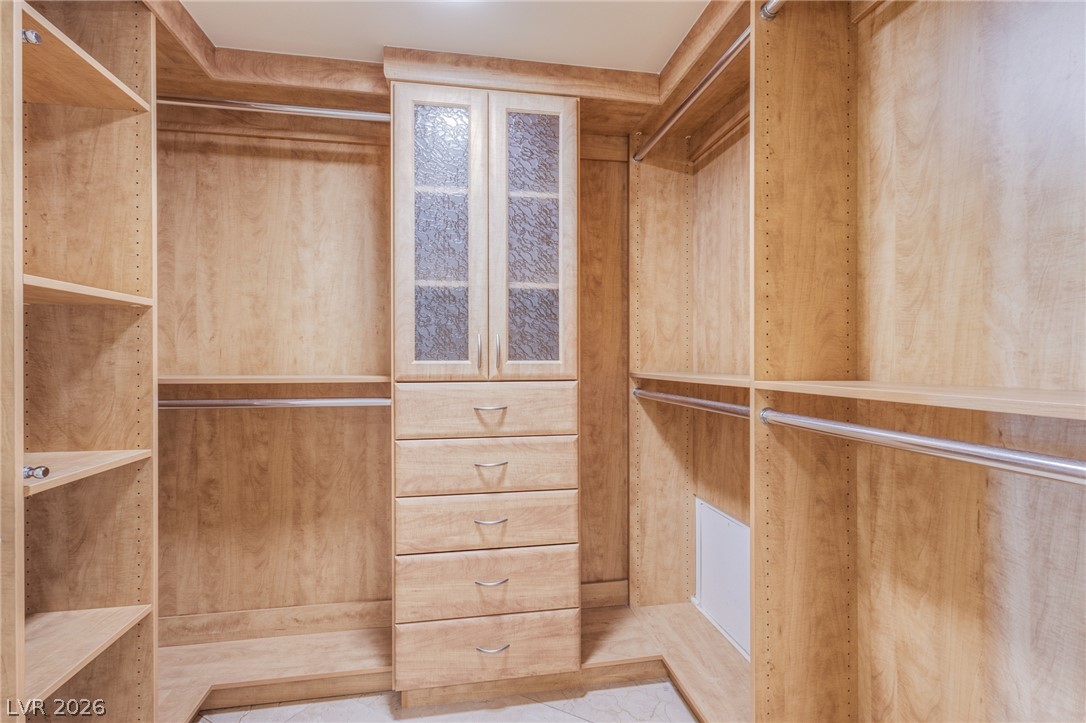 Photo 19 of 33, 322 Karen Avenue #3601