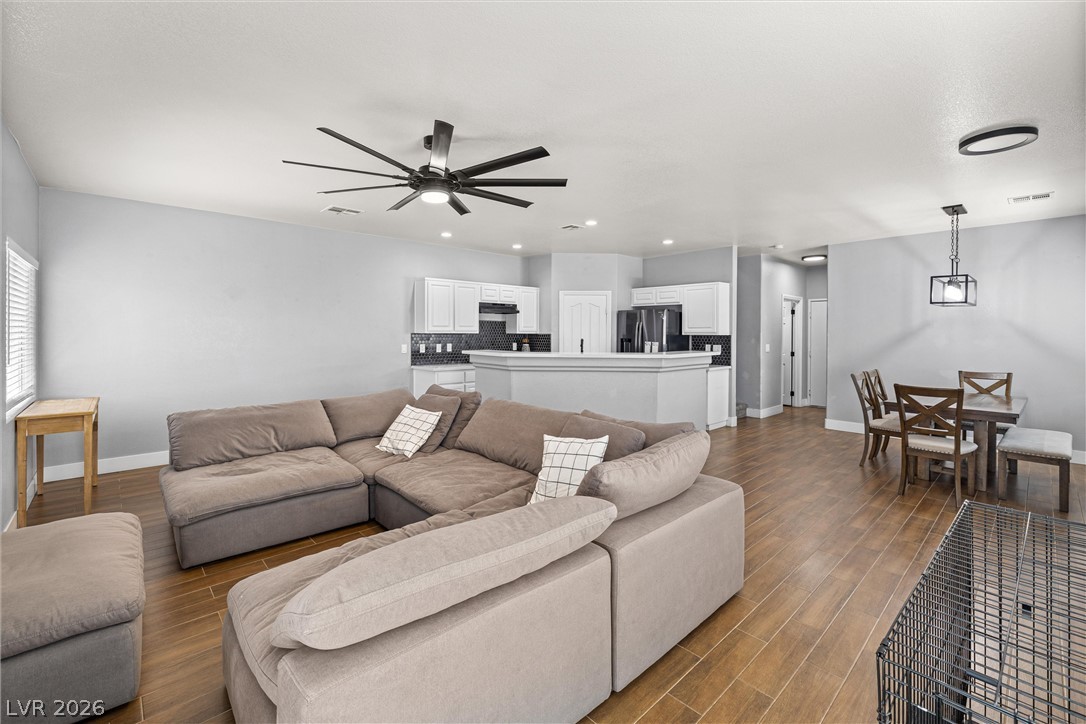 Photo 22 of 31, 5535 Baccarat Avenue #103