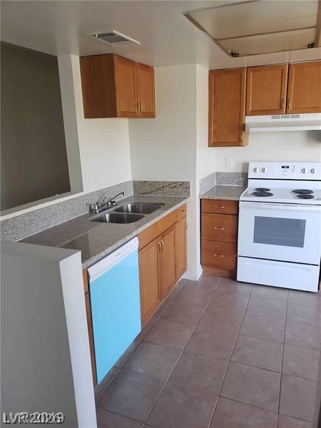 Photo 9 of 43, 2981 Country Manor Lane #118