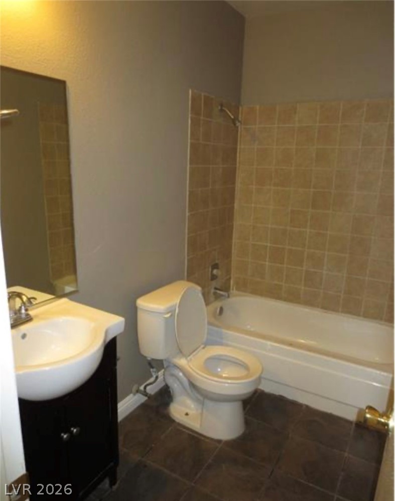 Photo 10 of 11, 574 Roxella Lane #C
