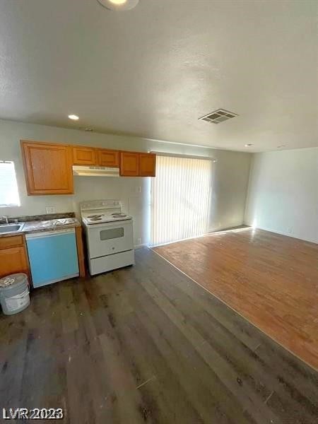Photo 23 of 32, 5556 Everglade Street