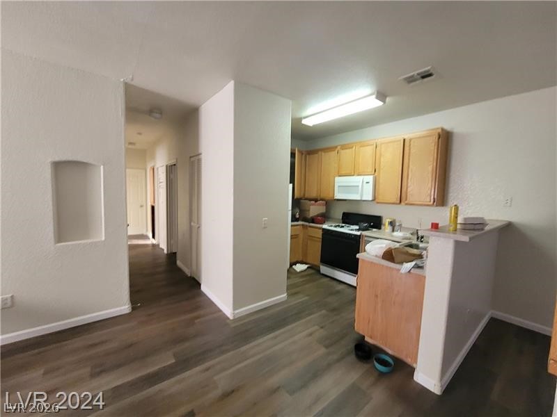 Photo 4 of 4730 E Craig Road #1106
